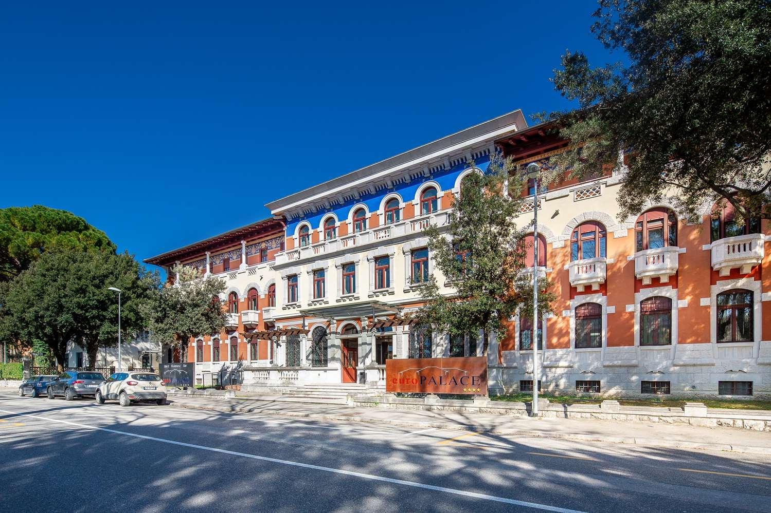 Europalace Hotel, Bw Signature Collection 4*